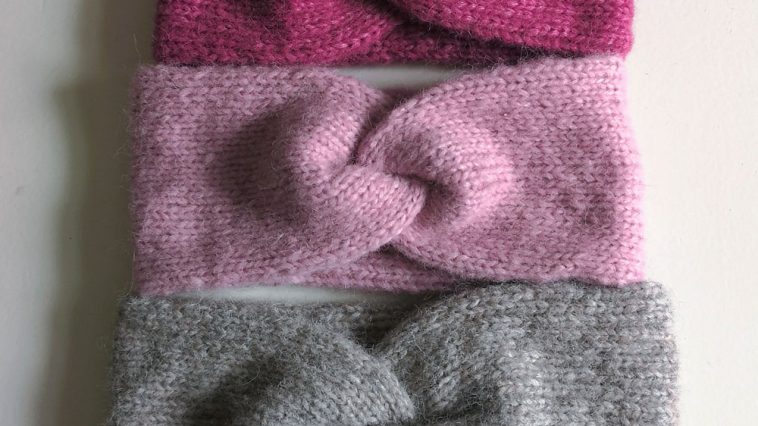strikkeoppskrift på pannebånd med twist
